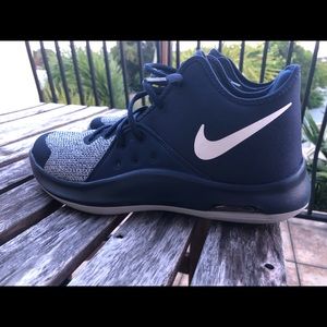 Nike Air Versitile III